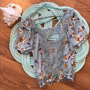 Buckle Gimmicks XS Floral Sheer Lace Summer Top